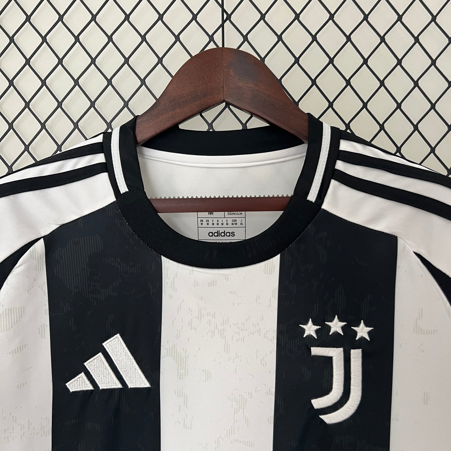 24∕25 Juventus Home (E0E6)